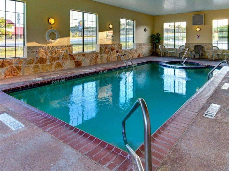Quality Inn & Suites - Glen Rose Eksteriør billede